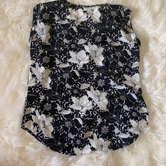 J Crew | Floral Shell - Picture 2 of 3